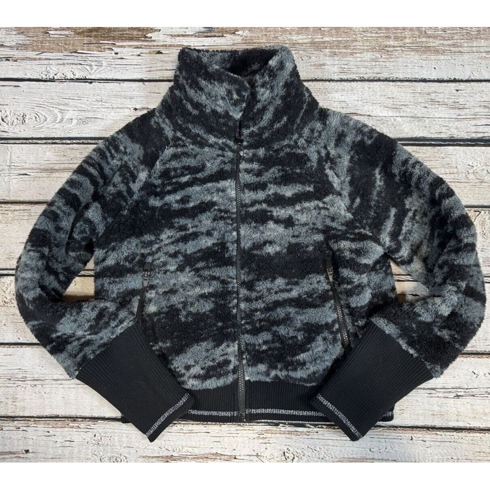 Athleta Tugga Sherpa‎ Jacket Fog Camo Metropolis Grey Black Women's Small Petite